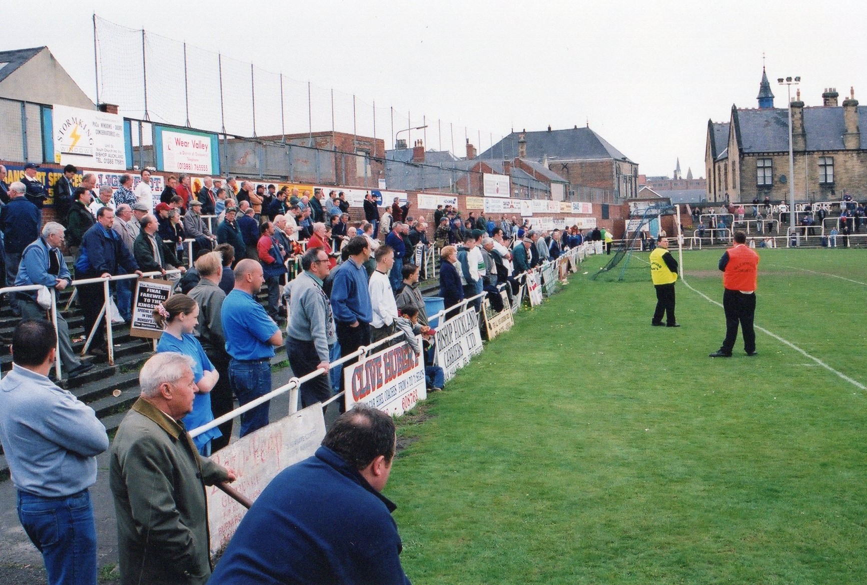<h2>KINGSWAY SPORTS GROUND DURING A BISHOP AUCKLAND FC MATCH</h2><p class='caption'>Copyright Dick Longstaff</p>